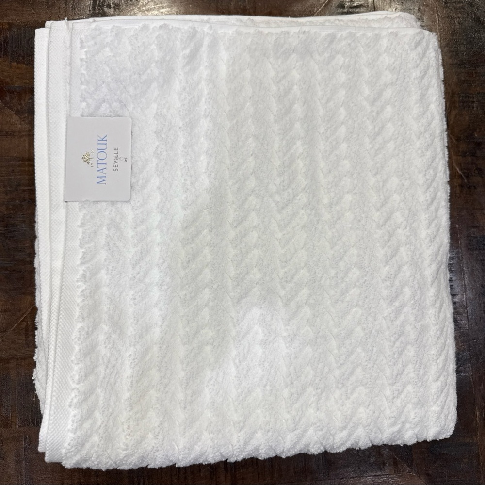 Matouk Seville Bath Towel 29 X56” Bone Color Loose Braid Pattern 100% Cotton NWT